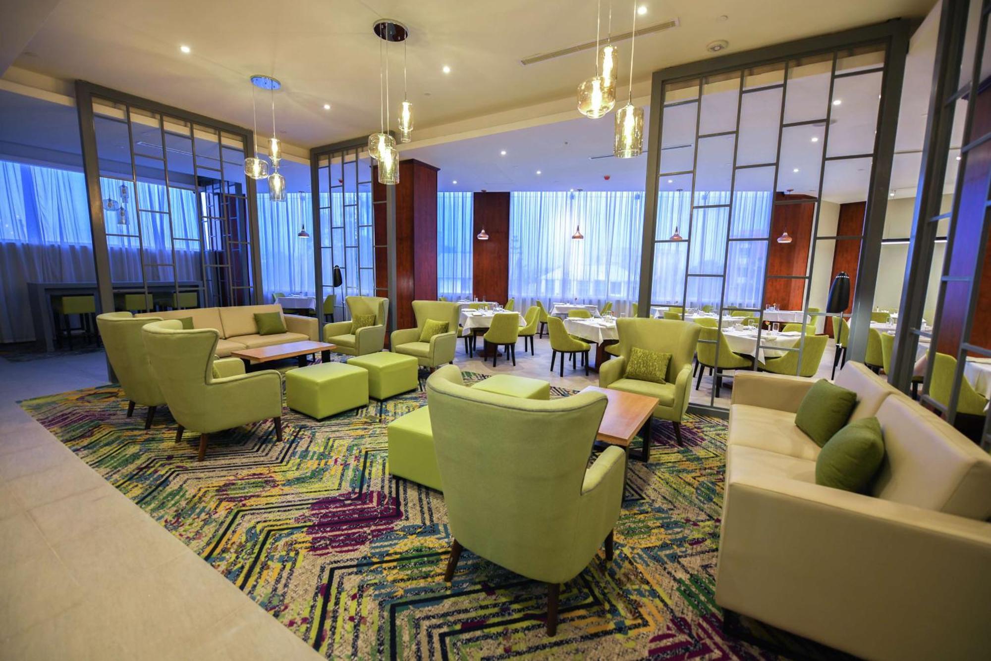 Hilton Garden Inn קמפאלה מראה חיצוני תמונה