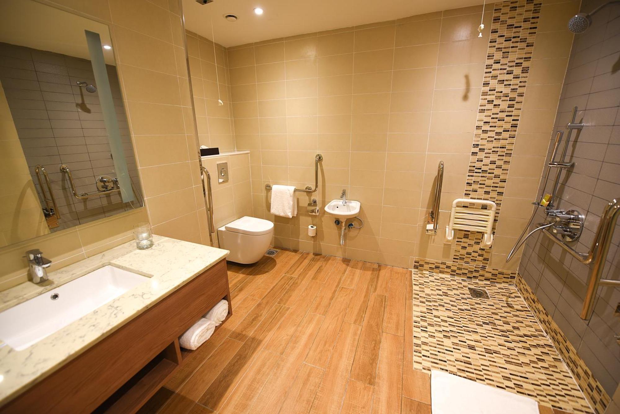 Hilton Garden Inn קמפאלה מראה חיצוני תמונה
